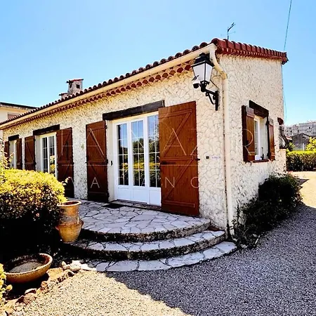 Maison Familiale, Avec Jardin, A 20 Min A Pied De La Mandelieu