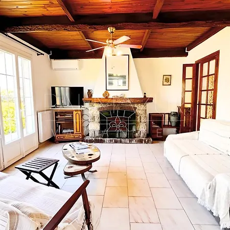 Casa de Férias Maison Familiale, Avec Jardin, à 20 Min à Pied De La *