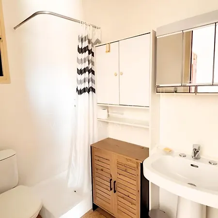 Maison Familiale, Avec Jardin, A 20 Min A Pied De La * Mandelieu