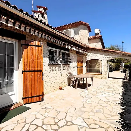 別荘 Maison Familiale, Avec Jardin, A 20 Min A Pied De La Mandelieu