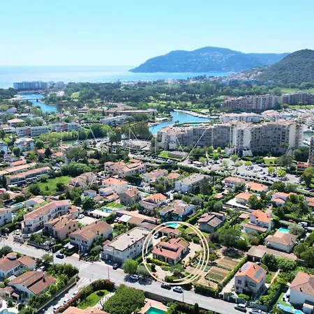 Maison Familiale, Avec Jardin, à 20 Min à Pied De La *